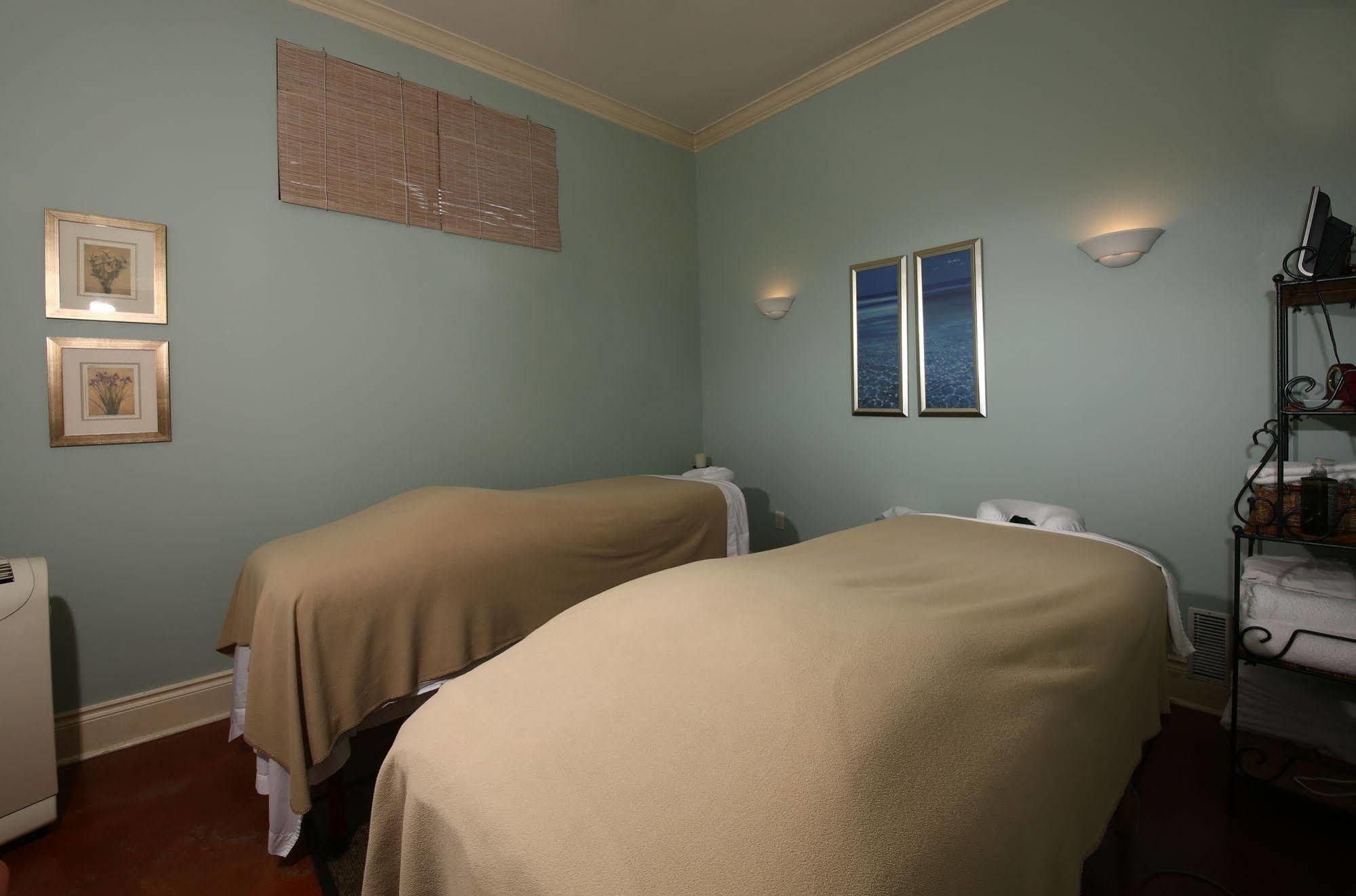 Sir Sam'S Inn & Spa (Adults Only) Haliburton Exterior foto