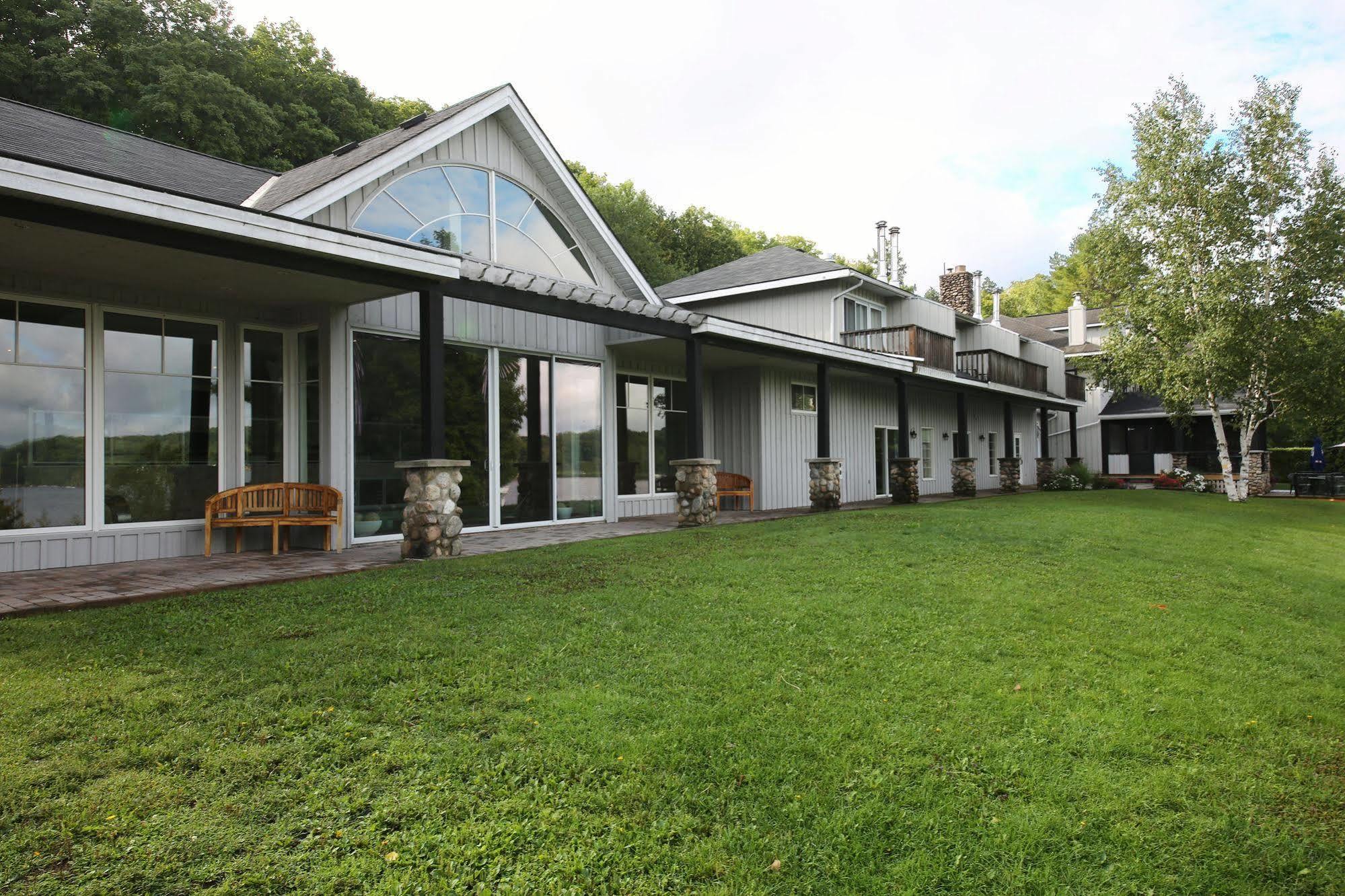 Sir Sam'S Inn & Spa (Adults Only) Haliburton Exterior foto